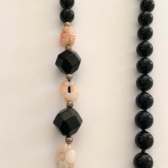 Vintage Onyx & Coral Beaded Necklace - Picture 4 of 6